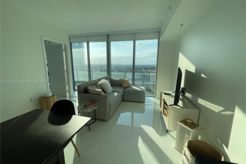 Condominio en venta en Miami, Florida, 1 dormitorio, 73.3 m2 № 2428203 - foto 5