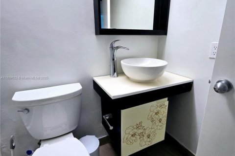 Condominio en venta en Miami, Florida, 2 dormitorios, 112.69 m2 № 1760832 - foto 3