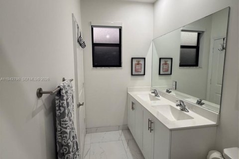 Touwnhouse à louer à Miami, Floride: 3 chambres, 122.63 m2 № 2000148 - photo 27