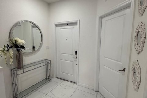 Touwnhouse à louer à Miami, Floride: 3 chambres, 122.63 m2 № 2000148 - photo 5