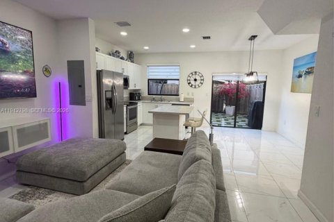 Touwnhouse à louer à Miami, Floride: 3 chambres, 122.63 m2 № 2000148 - photo 6