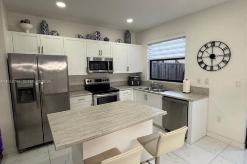 Touwnhouse à louer à Miami, Floride: 3 chambres, 122.63 m2 № 2000148 - photo 10