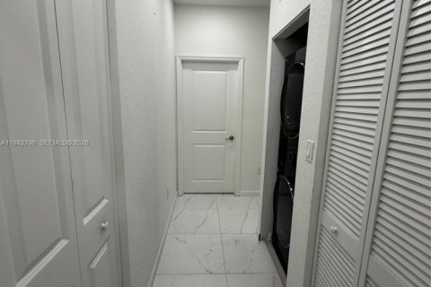 Touwnhouse à louer à Miami, Floride: 3 chambres, 122.63 m2 № 2000148 - photo 23