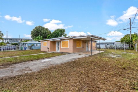 Купить виллу или дом в Майами-Гарденс, Флорида 3 спальни, 117.89м2, № 1994874 - фото 3