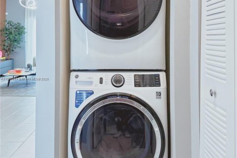 Купить кондоминиум в Дорал, Флорида 2 спальни, 104.42м2, № 1698559 - фото 16