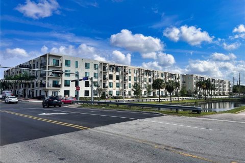 Купить кондоминиум в Дорал, Флорида 2 спальни, 104.42м2, № 1698559 - фото 23