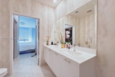 Купить кондоминиум в Дорал, Флорида 2 спальни, 104.42м2, № 1698559 - фото 13