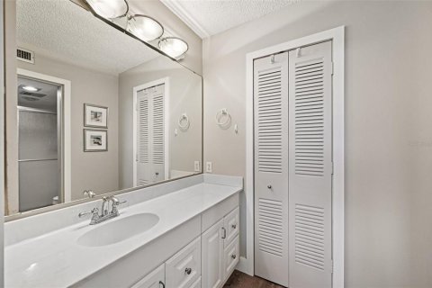 Condo in Longboat Key, Florida, 2 bedrooms  № 1904197 - photo 21