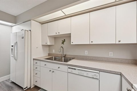 Condo in Longboat Key, Florida, 2 bedrooms  № 1904197 - photo 12