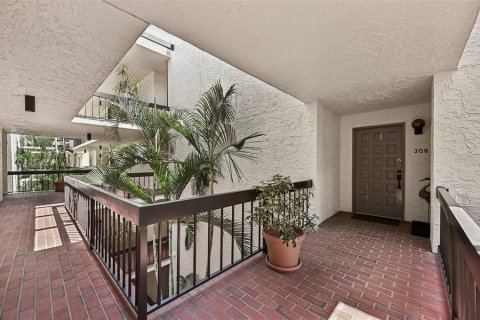 Condo in Longboat Key, Florida, 2 bedrooms  № 1904197 - photo 5
