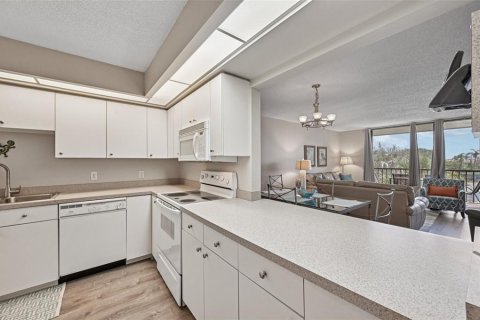 Condo in Longboat Key, Florida, 2 bedrooms  № 1904197 - photo 11