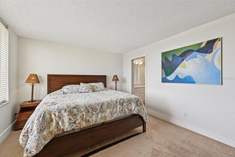 Condo in Longboat Key, Florida, 2 bedrooms  № 1904197 - photo 20