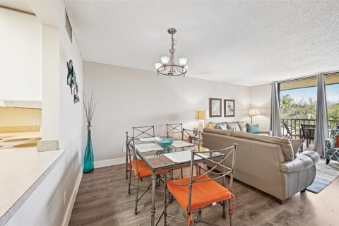 Condo in Longboat Key, Florida, 2 bedrooms  № 1904197 - photo 9