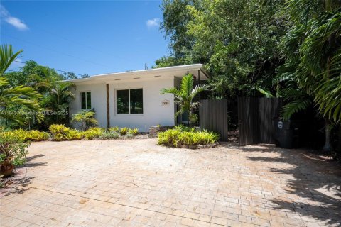 Casa en venta en North Miami, Florida, 2 dormitorios, 80.27 m2 № 1839665 - foto 2