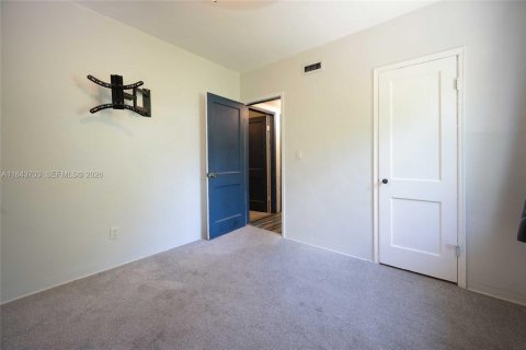 Villa ou maison à vendre à North Miami, Floride: 2 chambres, 80.27 m2 № 1839665 - photo 22