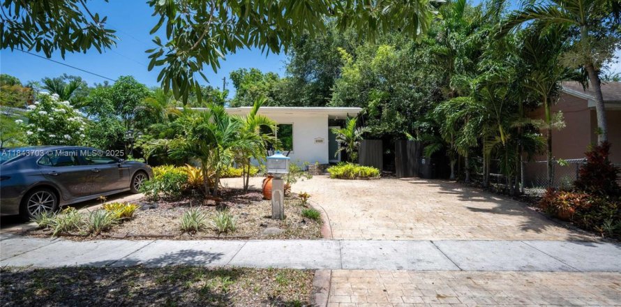 Casa en North Miami, Florida 2 dormitorios, 80.27 m2 № 1839665