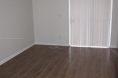 Condominio en alquiler en Sunrise, Florida, 3 dormitorios, 110.09 m2 № 1942180 - foto 12