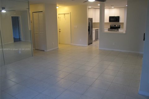 Condo in Sunrise, Florida, 3 bedrooms  № 1942180 - photo 8