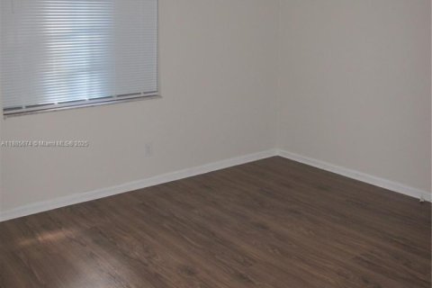 Condo in Sunrise, Florida, 3 bedrooms  № 1942180 - photo 17