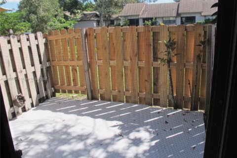 Condo in Sunrise, Florida, 3 bedrooms  № 1942180 - photo 26