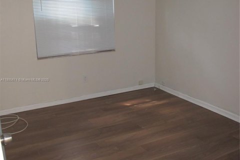 Condominio en alquiler en Sunrise, Florida, 3 dormitorios, 110.09 m2 № 1942180 - foto 23