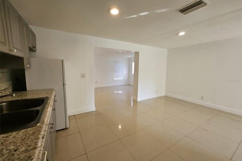 Villa ou maison à vendre à Apollo Beach, Floride: 3 chambres, 79.52 m2 № 2102970 - photo 13