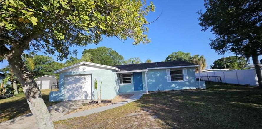 Villa ou maison à Apollo Beach, Floride 3 chambres, 79.52 m2 № 2102970