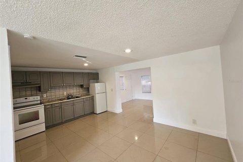 Villa ou maison à vendre à Apollo Beach, Floride: 3 chambres, 79.52 m2 № 2102970 - photo 5