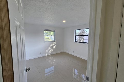 Villa ou maison à vendre à Apollo Beach, Floride: 3 chambres, 79.52 m2 № 2102970 - photo 9