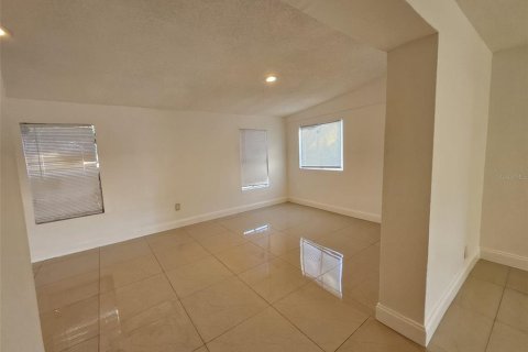 Villa ou maison à vendre à Apollo Beach, Floride: 3 chambres, 79.52 m2 № 2102970 - photo 6