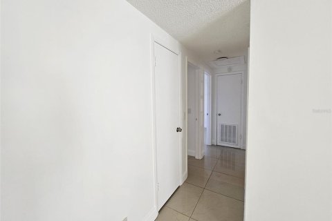 Villa ou maison à vendre à Apollo Beach, Floride: 3 chambres, 79.52 m2 № 2102970 - photo 3