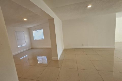 Villa ou maison à vendre à Apollo Beach, Floride: 3 chambres, 79.52 m2 № 2102970 - photo 19