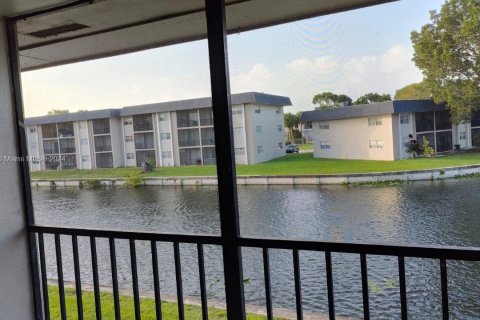 Condominio en venta en Tamarac, Florida, 2 dormitorios, 88.16 m2 № 1963034 - foto 5
