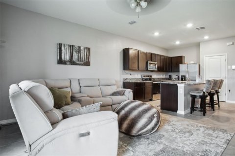 Townhouse in Wesley Chapel, Florida 3 bedrooms, 155.43 sq.m. № 1626797 - photo 11