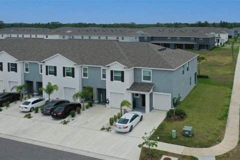 Townhouse in Wesley Chapel, Florida 3 bedrooms, 155.43 sq.m. № 1626797 - photo 3