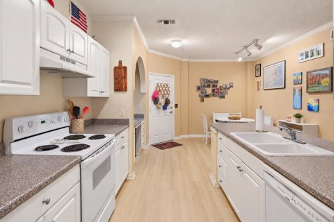 Condo in Orlando, Florida, 2 bedrooms  № 2400325 - photo 4