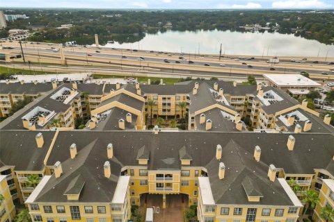 Condo in Orlando, Florida, 2 bedrooms  № 2400325 - photo 26