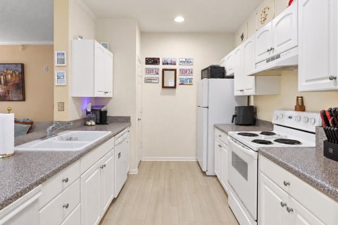 Condo in Orlando, Florida, 2 bedrooms  № 2400325 - photo 5