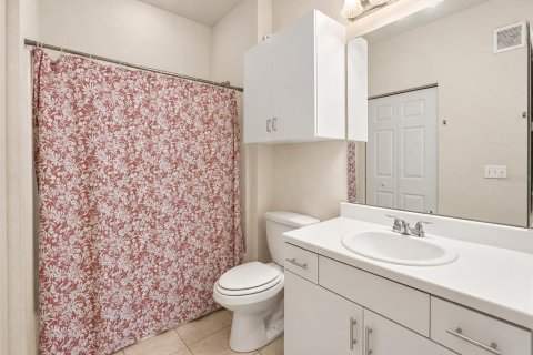 Condo in Orlando, Florida, 2 bedrooms  № 2400325 - photo 15