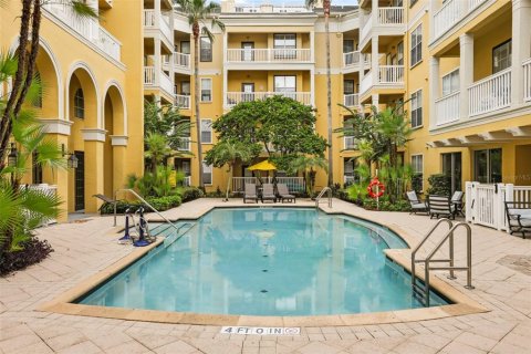 Condo in Orlando, Florida, 2 bedrooms  № 2400325 - photo 24