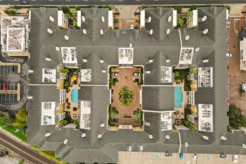 Condo in Orlando, Florida, 2 bedrooms  № 2400325 - photo 28
