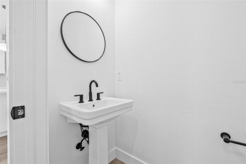 House in Tampa, Florida 4 bedrooms, 225.57 sq.m. № 2148529 - photo 28