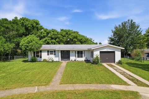 Villa ou maison à vendre à Deltona, Floride: 4 chambres, 170.75 m2 № 2272738 - photo 5