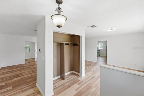 Villa ou maison à vendre à Deltona, Floride: 4 chambres, 170.75 m2 № 2272738 - photo 10