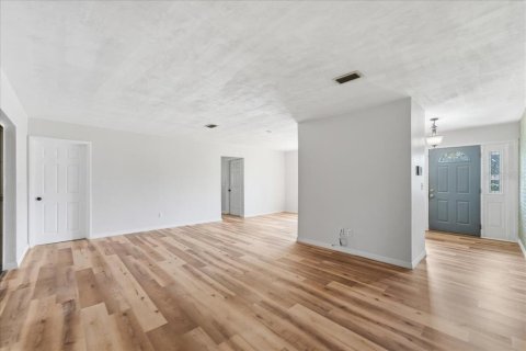 Villa ou maison à vendre à Deltona, Floride: 4 chambres, 170.75 m2 № 2272738 - photo 16
