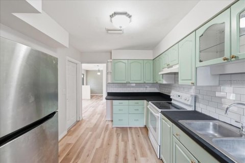 Villa ou maison à vendre à Deltona, Floride: 4 chambres, 170.75 m2 № 2272738 - photo 9