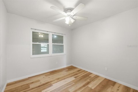 Villa ou maison à vendre à Deltona, Floride: 4 chambres, 170.75 m2 № 2272738 - photo 24