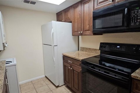 Condo in Sanford, Florida, 2 bedrooms  № 1802060 - photo 11