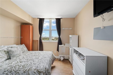 Купить кондоминиум в Майами, Флорида 2 спальни, 95.5м2, № 1844196 - фото 12