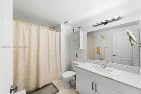 Купить кондоминиум в Майами, Флорида 2 спальни, 95.5м2, № 1844196 - фото 14